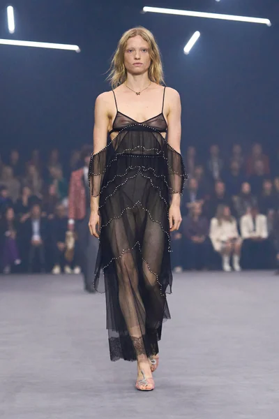 Look 49